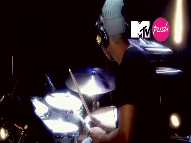 Can't Say No - Live (MTV PUSH Exclusive)