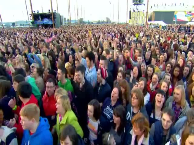 Mama Do The Hump - Live