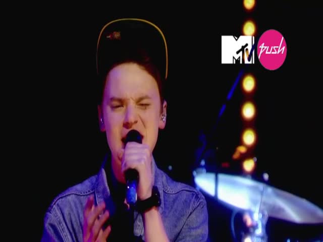 Pictures - Live (MTV PUSH Exclusive)