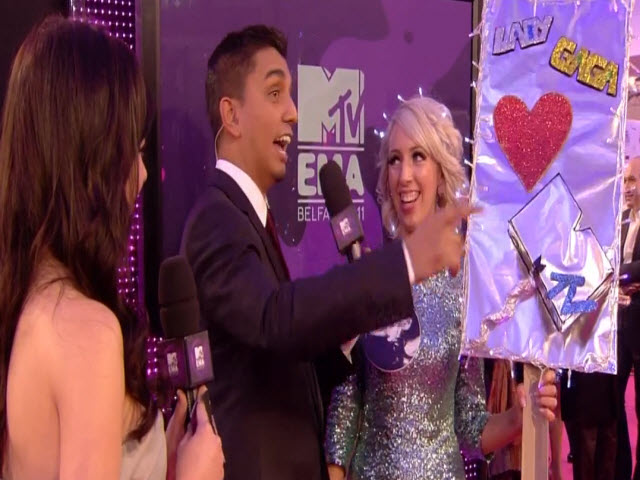2011 EMA - Red Carpet | Part 17 | Ashley Rickards and Biggest Fan Awards 2