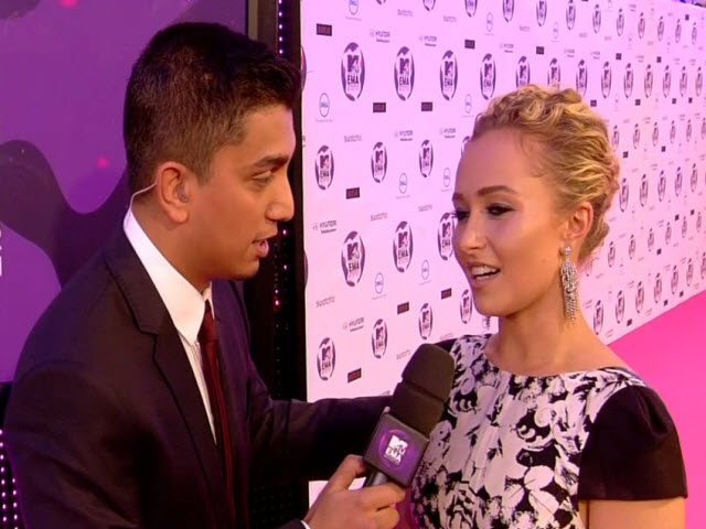 2011 EMA - Red Carpet | Part 25 | Interview w/ Hayden Panettiere