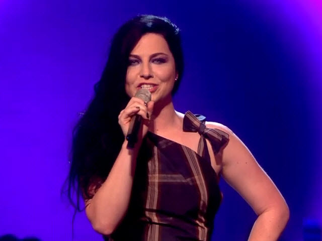 2011 EMA Main Show Part' AMY LEE WALK ON INTRO RHCP