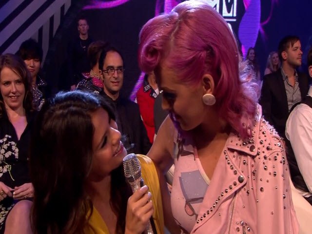 2011 EMA - Main Show | Part 69 | Selena Gomez LINK 11