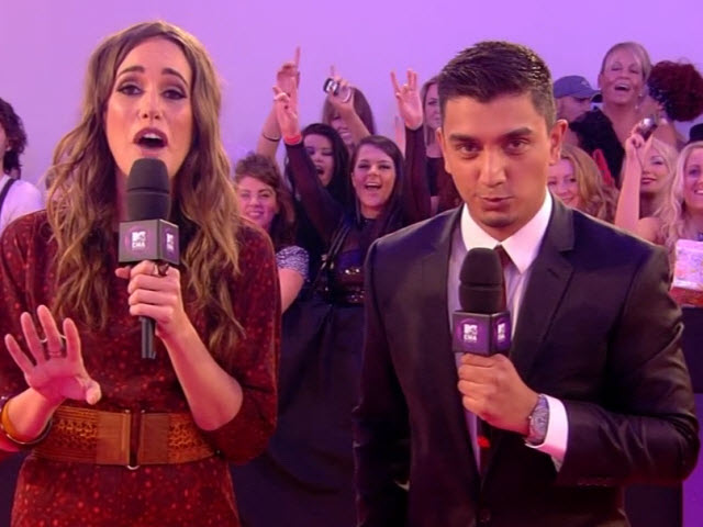 2011 EMA - Red Carpet | Part 1 | Host Intros