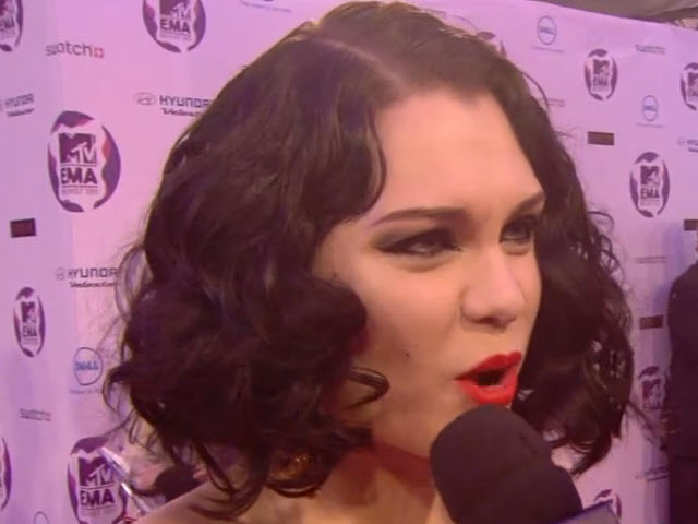 2011 EMA - Red Carpet | Part 4 | Interview w/ Jessie J