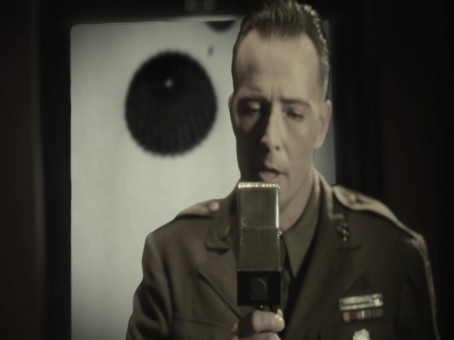 I''ll Be Home For Christmas (Video)
