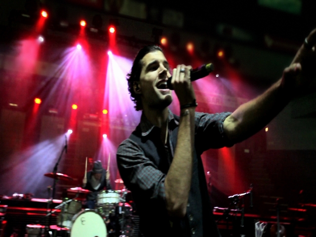 Busted Heart [Hold On To Me]