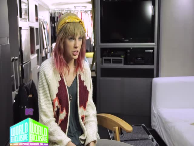 Taylor Swift - I Knew You Were Trouble. - Behind the Scenes